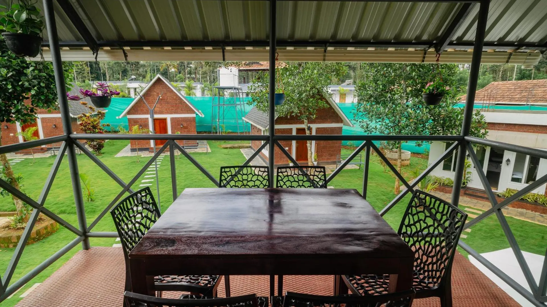 فيلة Misty Forest Resort واياناد